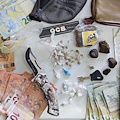 Arrestato spacciatore a Salerno: in auto occultata droga, un proiettile inesploso e un coltello a serramanico