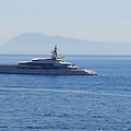 Costa d’Amalfi, arriva il superyacht Bravo Eugenia in occasione della Ferrari World Premiere: lusso e spettacolo sul mare
