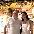 Dua Lipa in vacanza a Napoli: la celebre popstar conquistata dall'ospitalità e dalla cucina partenopea 