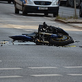 Incidente a Napoli, moto contro auto in sosta: perde la vita un motociclista 39enne 