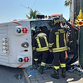 Incidente stradale a Salerno, coinvolta un'ambulanza con paziente a bordo: tre feriti