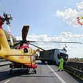 Incidente sull'A1, scontro tra camion e pullman con a bordo una scolaresca: 30 bimbi coinvolti