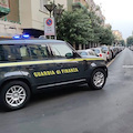 Napoli, fermato in auto con oltre 300 grammi di stupefacenti tra hashish e marijuana: arrestato 41enne