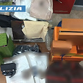 Napoli, sorpresi con borse di note “griffe” e numerosi accessori di moda contraffatti: denunciati