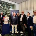 Neapolis Marathon, lanciate maglia e medaglia 2025. Colella: “Napoli centrale nelle manifestazioni sportive internazionali”