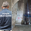 Operazione anti-abusivismo a Napoli: locale comunale trasformato in autorimessa, scatta il sequestro