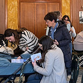 Piano di Sorrento, il benvenuto ai nuovi nati nel 2025: la cerimonia in Comune con i piccoli e le famiglie