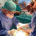 Policlinico di Bari, rimossi 30 fibromi e ricostruito l’utero a donna di 30 anni: potrà avere figli 