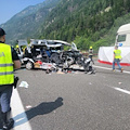 Tragedia sull’A22, ambulanza con paziente a bordo tampona un Tir: due morti e due feriti 