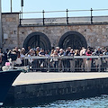 Turisti disorientati a Maiori: il box ticket spostato lontano dal porto