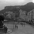 Una partita di calcio sul lungomare di Minori: le foto di Patellani datate 1951 