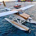 Velivolo Cessna ammarato in porto di Napoli: salvi pilota e passeggero 