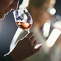 “Wine TV in Tour” fa tappa al Magnolia di Napoli: degustazione esperienziale e blind test finale per gli appassionati del vino