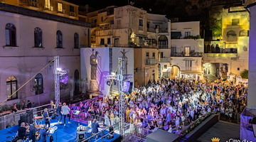 Ad Amalfi Gemelli di Guidonia, omaggio a Roberto De Simone – Di Giacomo in The Mood, Jovaband