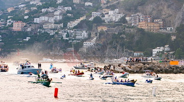 Ad Amalfi il convegno “La Regata nelle Repubbliche Marinare d’Italia e la portualità nella storia amalfitana”