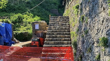 Agerola investe nella sicurezza dei sentieri: nuovo ponticello tra il Pennino e il Sentiero degli Dei