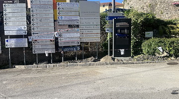 Agerola verso un arredo urbano più moderno e uniforme: al via la sostituzione delle tabelle direzionali 