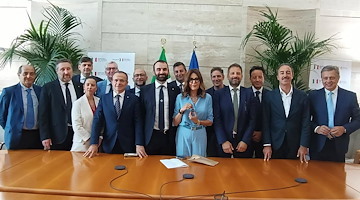 Al Ministero del Turismo nasce il Tavolo sulla gestione dei flussi: presenti i Comuni della Carta di Amalfi