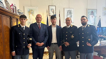 Bimbo colto da malore, a Roma la corsa contro il tempo dei poliziotti per scortarlo in ospedale 