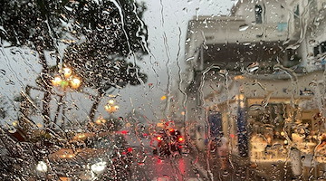 Campania, allerta meteo gialla per temporali: possibili raffiche di vento, grandine e fulmini