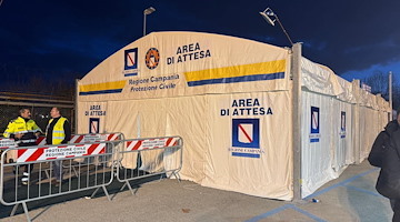 Campi Flegrei, Protezione Civile in azione: sostegno psicologico e servizi per famiglie nell’area di attesa dell’ex Base NATO