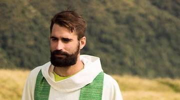 Cannobio sotto shock per la morte di don Matteo Balzano, il prete 35enne si è tolto la vita 