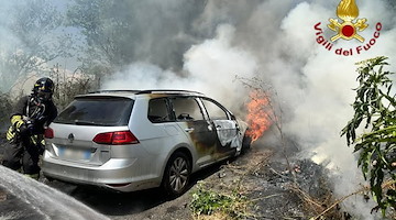 Choc in Irpinia, cadavere carbonizzato in auto: è un 48enne di Monteforte Irpino