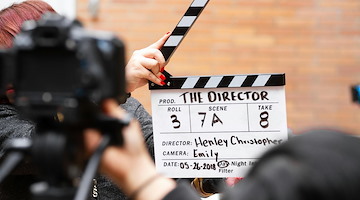 Cinema, via al Piano da 68 milioni. Ministro Giuli: «Precarietà e maestranze al centro. Non solo i produttori»