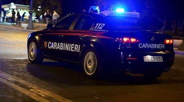 Corsa contro il tempo da Sorrento a Napoli per una mamma in attesa: neonata salvata grazie ai carabinieri 