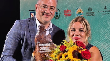 Cristina Donadio premiata ad Agerola, il Sindaco: “La sua arte dà voce alla nostra identità”