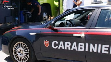 Estorti 13mila euro con la minaccia dell'uso di arma da fuoco: 2 misure cautelari nell'avellinese 