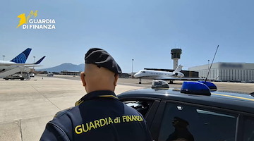Evasione fiscale di oltre 2 milioni di euro: segnalate 134 società “aerotaxi” all'Aeroporto di Napoli 