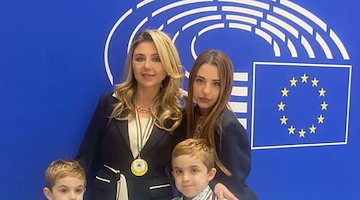 Francesca Di Nola, ambasciatrice di Vico Equense premiata a Bruxelles