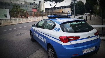 Fuorigrotta, sorpresi con un coltello e con uno scooter provento di furto: denunciati un 15enne e un 16enne 