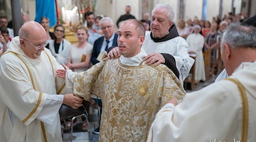 Grande emozione ad Amalfi: Nicola Sarno ordinato diacono in Cattedrale 