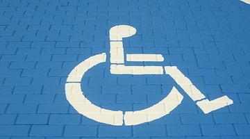 Il CNDDU interviene sull’utilizzo improprio dei contrassegni per disabili nella Costiera Amalfitana