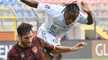 Il Sorrento, solo un punto contro la Cavese nel primo derby stagionale