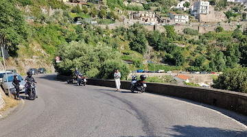 Incidente lungo la ex 373: segnalata presenza di carburante sull'asfalto in direzione Amalfi 