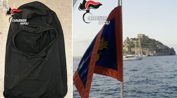 Ischia, evade dai domiciliari e tenta la fuga con il passamontagna al porto: arrestato due volte in poche ore