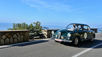 La 1000 Miglia 2025, l’iconica competizione automobilistica approda a Sorrento 