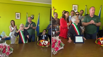 La signora Maria compie 100 anni: il Cilento festeggia una nuova centenaria 