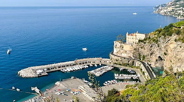 Maiori, il Consiglio Comunale conferma e potenzia l’affidamento della gestione del porto alla Miramare Service 