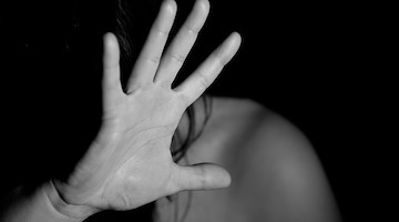 Maltratta e violenta l’ex compagna: un arresto a Mercato San Severino