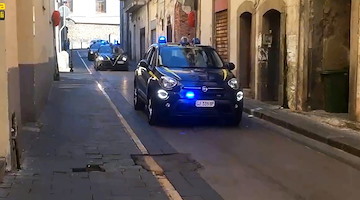 Mettevano in commercio fitofarmaci cancerogeni: a Napoli 9 arresti e un sequestro beni da 8 milioni di euro