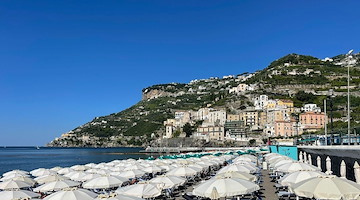 Minori, divieto temporaneo di balneazione: acque non idonee secondo ARPAC