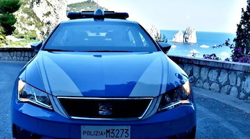 Movida e turismo nel mirino: sanzioni a Bagnoli, struttura abusiva chiusa ad Anacapri