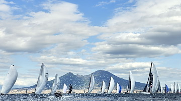 Napoli, inizia ufficialmente la grande altura della Tre Golfi Sailing Week 2025
