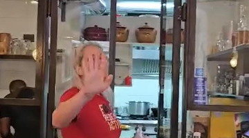 Napoli, la lite tra ristoratrice e turisti israeliani finisce in Procura. Spunta un precedente a Bari