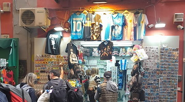 Napoli, operazione anticontraffazione: sequestro nel centro storico