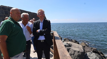 Napoli, quartiere di San Giovanni a Teduccio: nell’area dell’ex depuratore ripristinato il collegamento con il mare